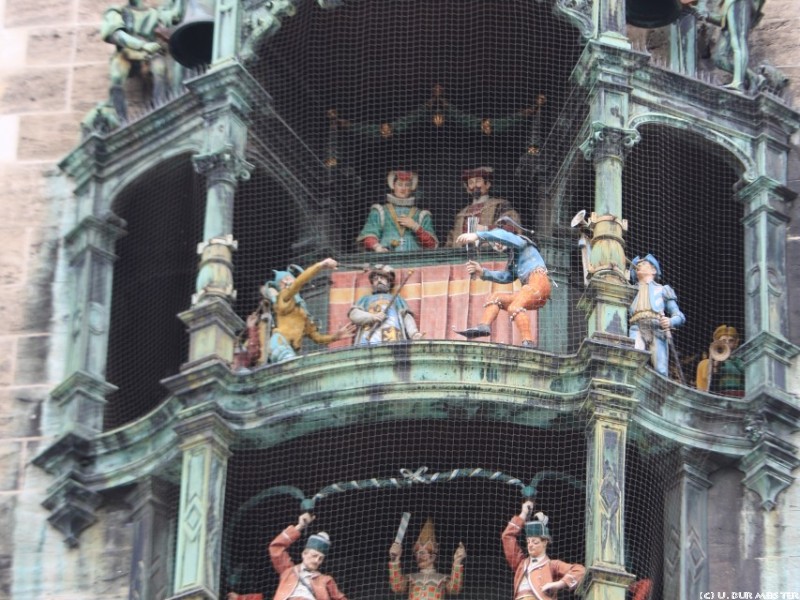 glockenspiel am rathaus 2  853x1280 