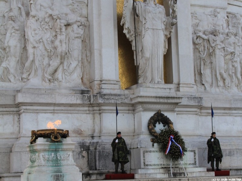 nationaldenkmal vittorio emanuele ii 3  853x1280 