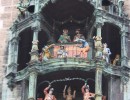 Glockenspiel am Rathaus 2  853x1280 